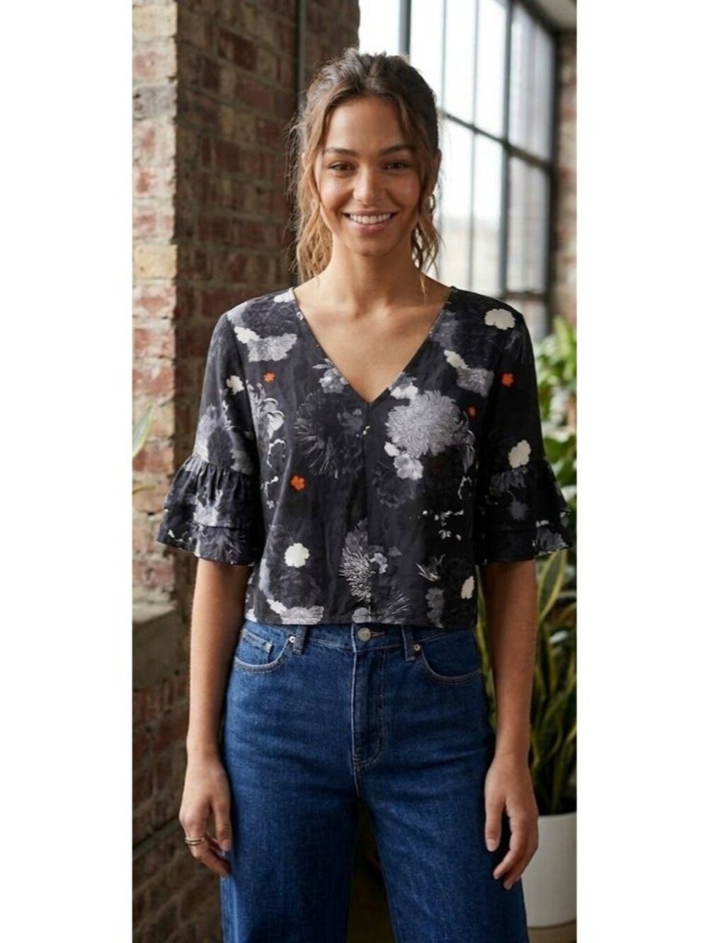 Topshop Womens Floral Print V-Neck Blouse Size 4
